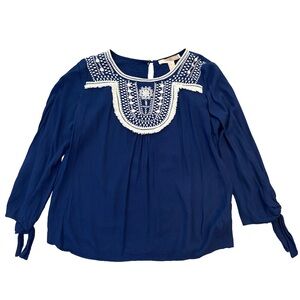 Forever 21 Navy Top with Cream Detailing